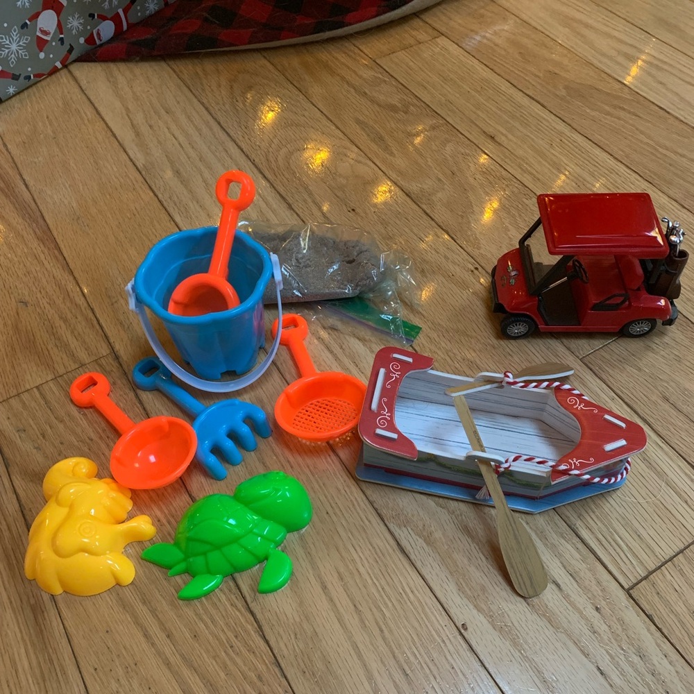 Elf on the Shelf accessories